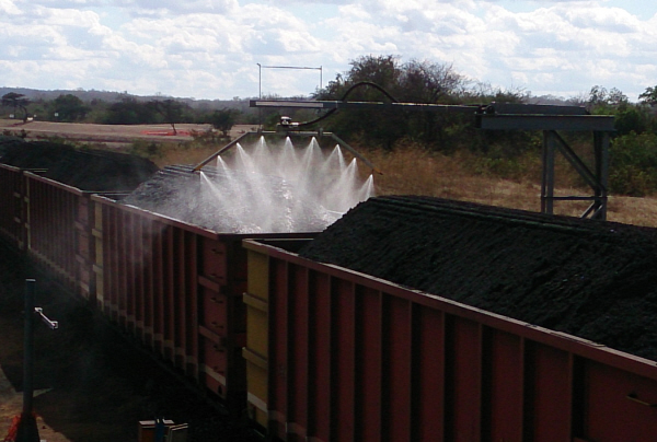 Automatic rail wagon top-surface sealing